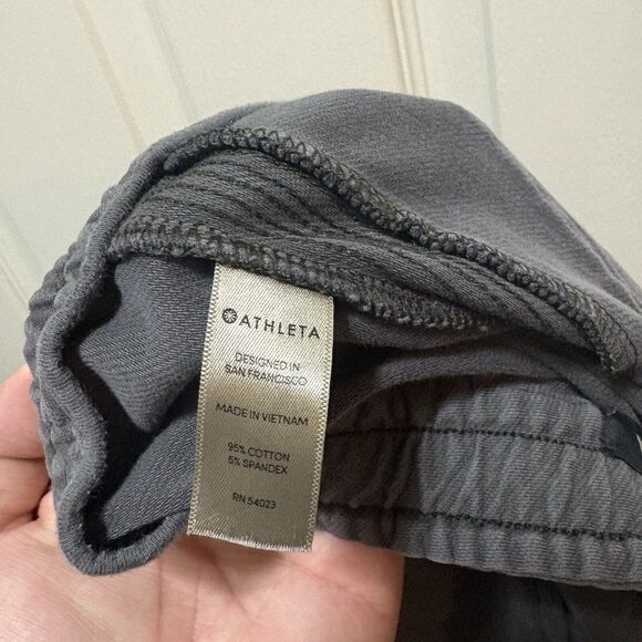 Athleta Womens Farallon  Gray Mini Skirt Zipper Pockets Size 8 - Picture 6 of 7